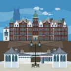 Au premier plan, Cromer Pier et à l'arrière-plan, l'Hôtel de Paris à Cromer dans le Norfolk, Angleterre.